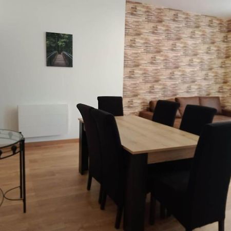 Gonnelles Appartement T3 Centre Ville Rdc D Αζάν Εξωτερικό φωτογραφία