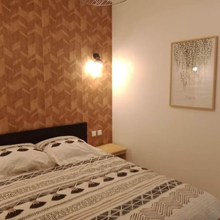 Gonnelles Appartement T3 Centre Ville Rdc D Αζάν Εξωτερικό φωτογραφία