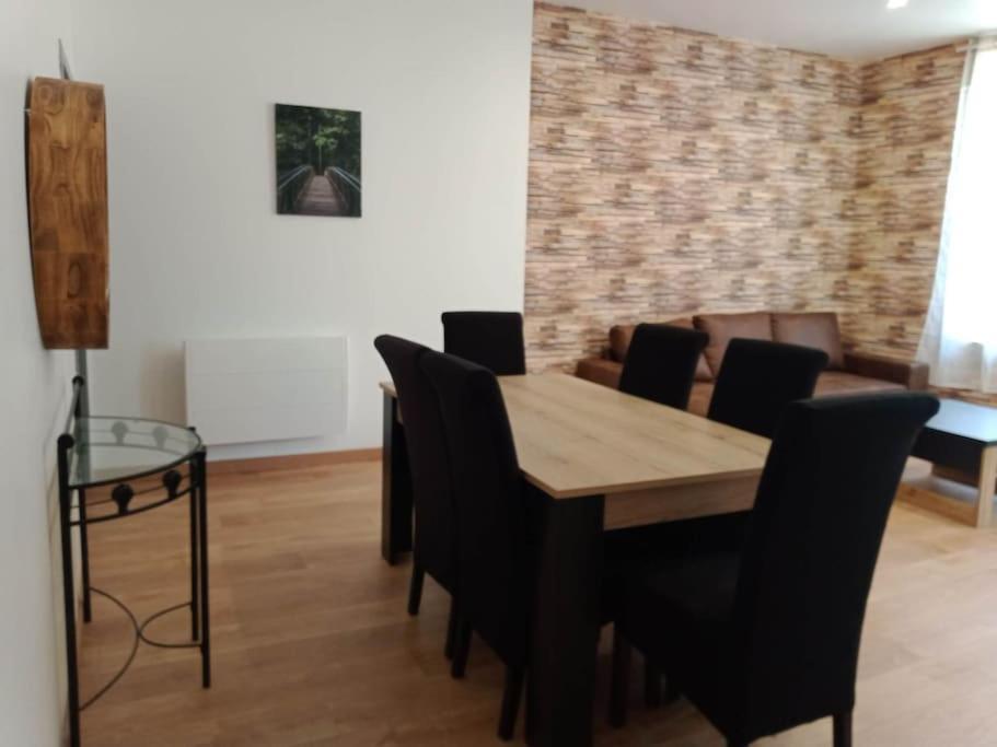 Gonnelles Appartement T3 Centre Ville Rdc D Αζάν Εξωτερικό φωτογραφία