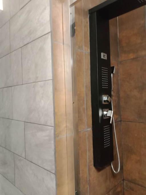 Gonnelles Appartement T3 Centre Ville Rdc D Αζάν Εξωτερικό φωτογραφία